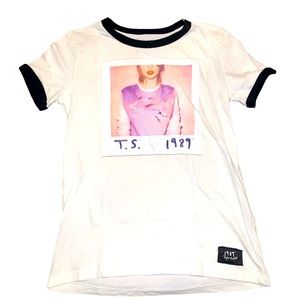 Taylor Swift 1989 Official World Tour Ringer T-Shirt Crew Short Sleeve Womens M